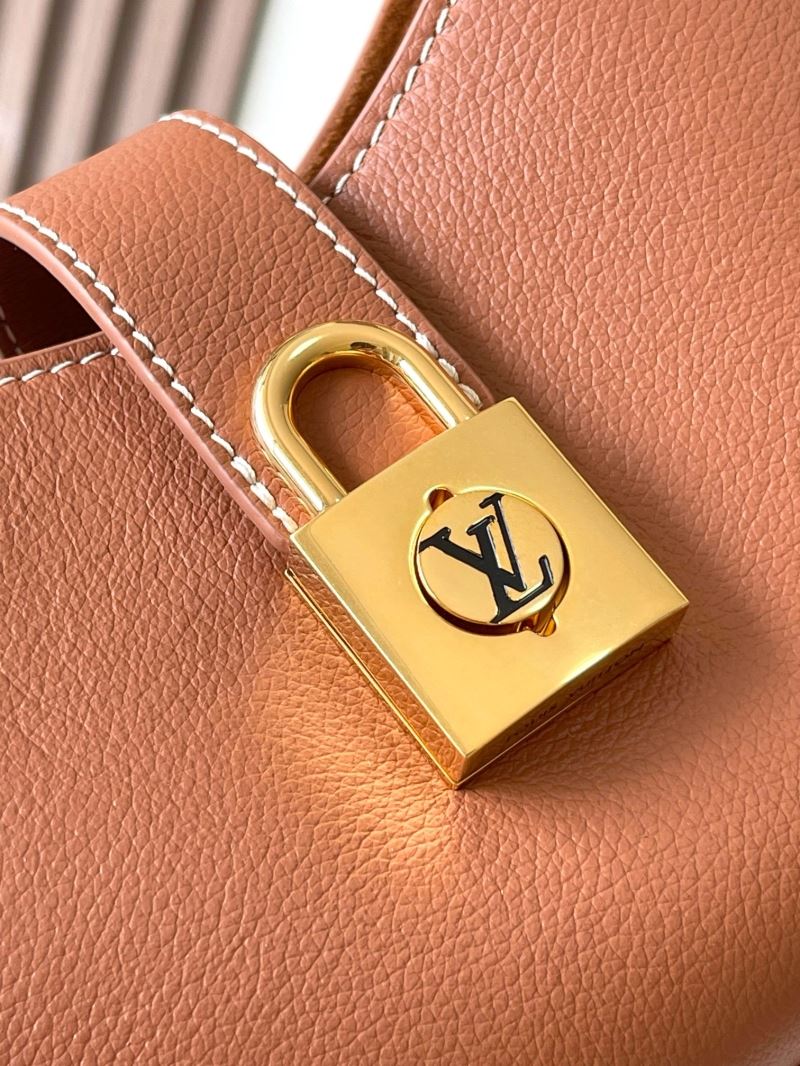 Louis Vuitton Hobo Bags